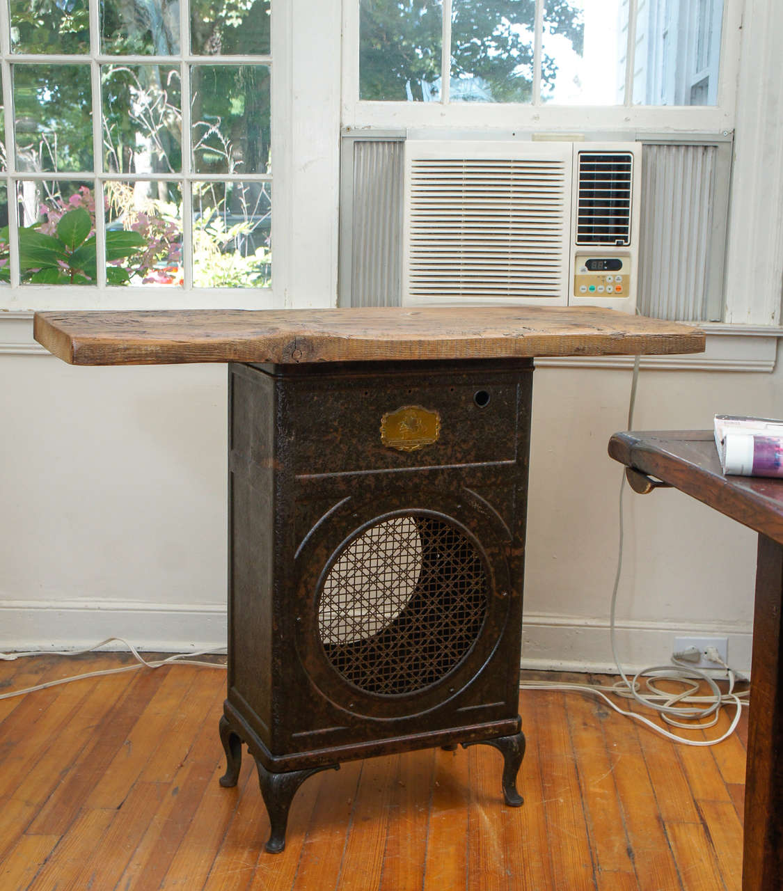 Radio Base Casing Industrial Table