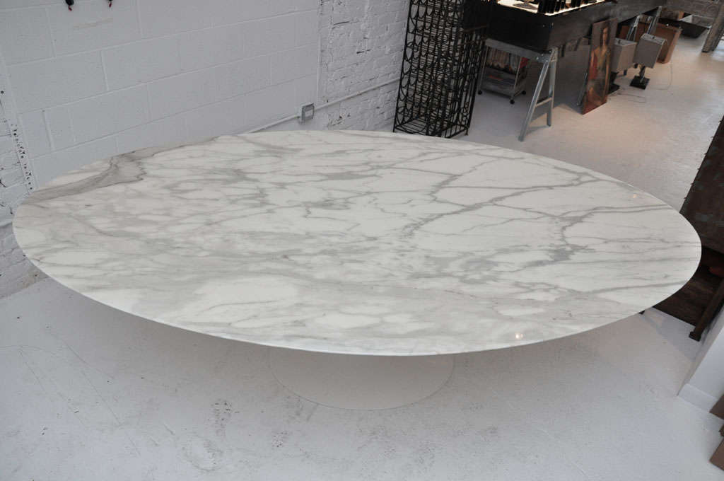 Authentic Knoll Eeron Saarinen Calcutta Gold Marble Dining Table