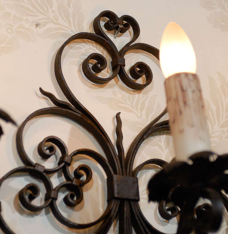 Pair of Vintage Black Iron Wall Sconces from France, Circa 1920 For Sale 1