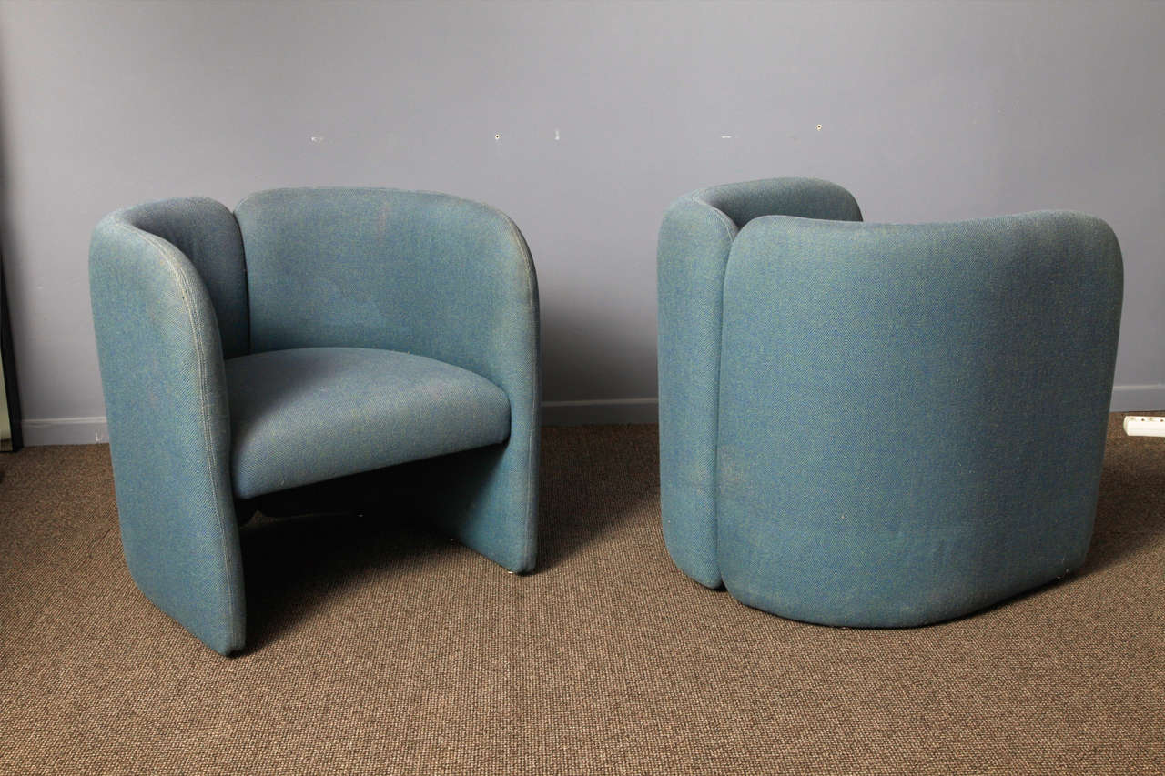 Set of two armchairs and table 1