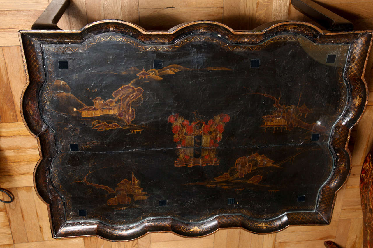 A Chinoiserie Decorated Tray on Later Stand, 19th Century In Good Condition In New York, NY