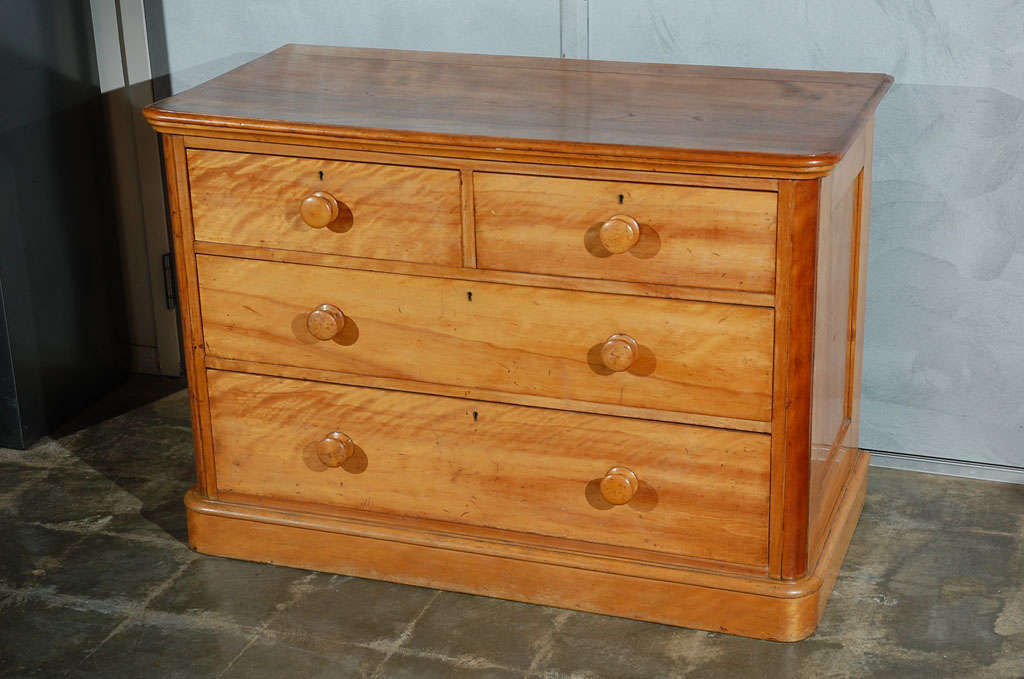 A good quality mid 19th century, English, chest of two over two drawers, standing on a plynth base. With rounded corners and paneled sides the commode makes an overall good impression on its viewers. 