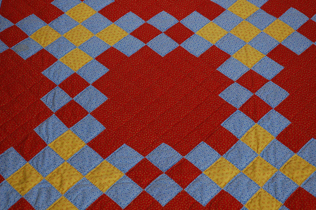 Fantastic 19th Century Irish Chain Quilt with Zig Zag Border at 1stdibs