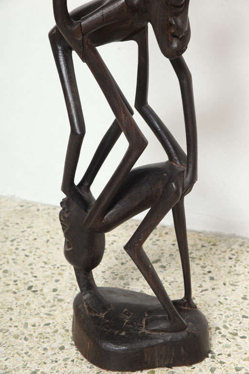 20ième siècle Grande sculpture africaine en bois en vente