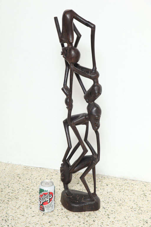 Grande sculpture africaine en bois en vente 4