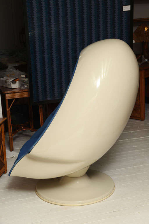 Mid-20th Century Lee West Egg Pod Chair & Ottoman