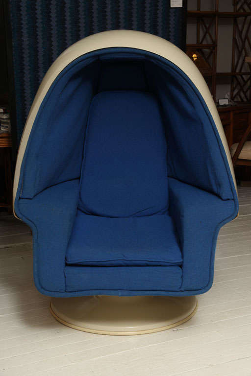 Lee West Egg Pod Chair & Ottoman 2