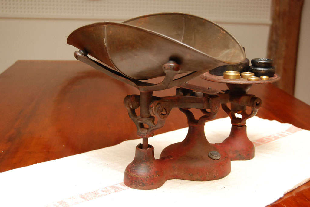 20th Century Early American  Grocery Scale