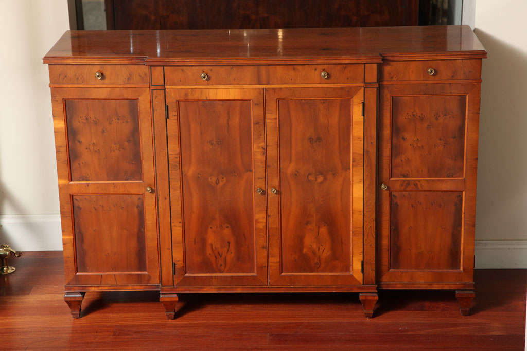 Yew Wood Breakfront Buffet In Good Condition In Brooklyn, NY