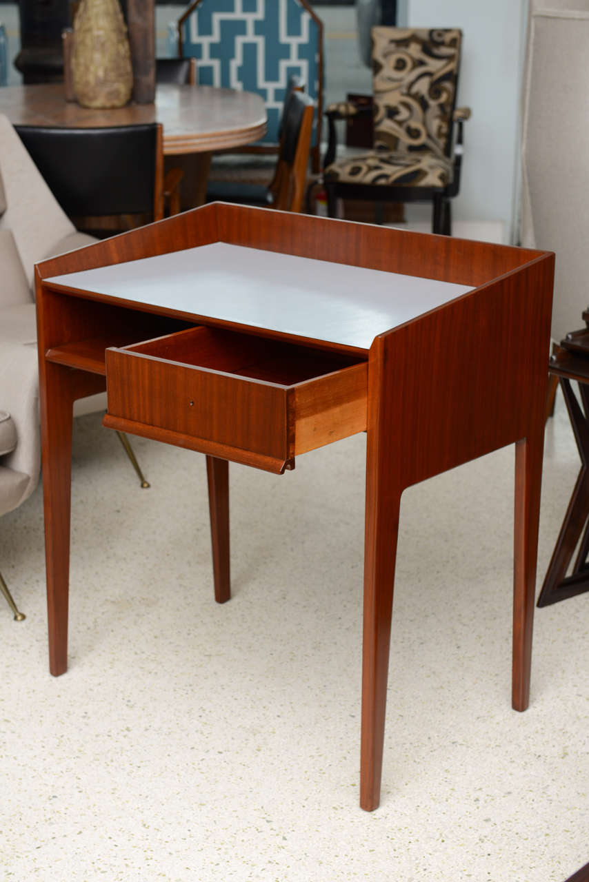 Italian Rare Pair of Mahogany and Formica Side Tables in Style of Gio Ponti, Italy 1950s For Sale