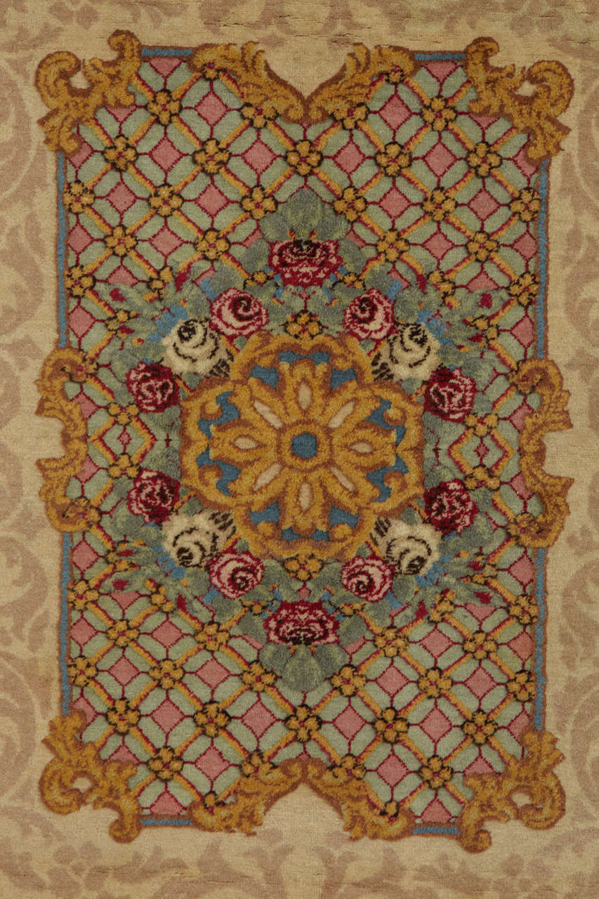 Néo-rococo Magnifique tapis vintage en laine signé Hereke, années 1930 en vente