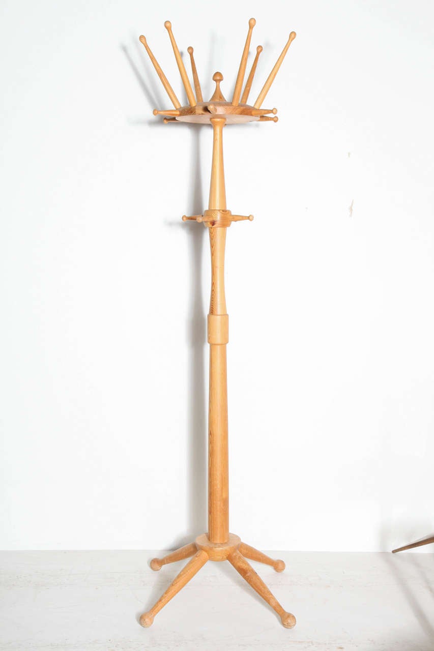 Vintage 1950s Danish oak coat rack 

This Vintage coat rack is in like-new condition. Seven posts for hats and ten hooks for coats. Very authentic and would be an excellent final touch to an office or entry way.

Please contact us directly for