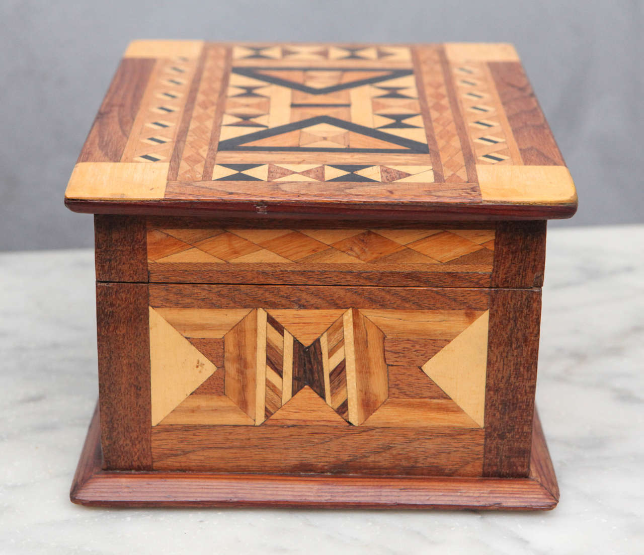 Folk Art Parquetry Box In Good Condition For Sale In Culver City, CA