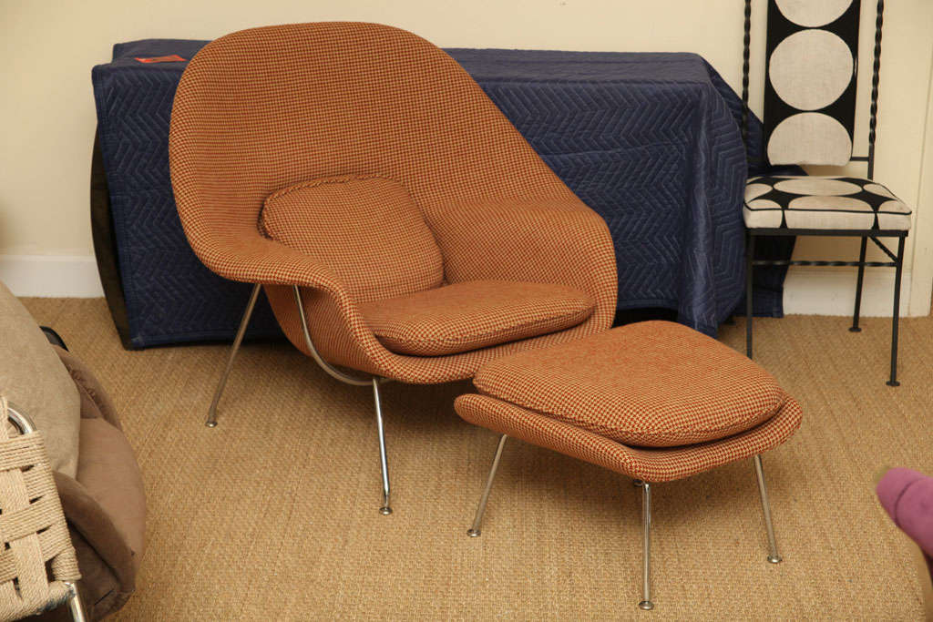 Classic Eero Saarinen for Knoll Womb Chair with Ottoman