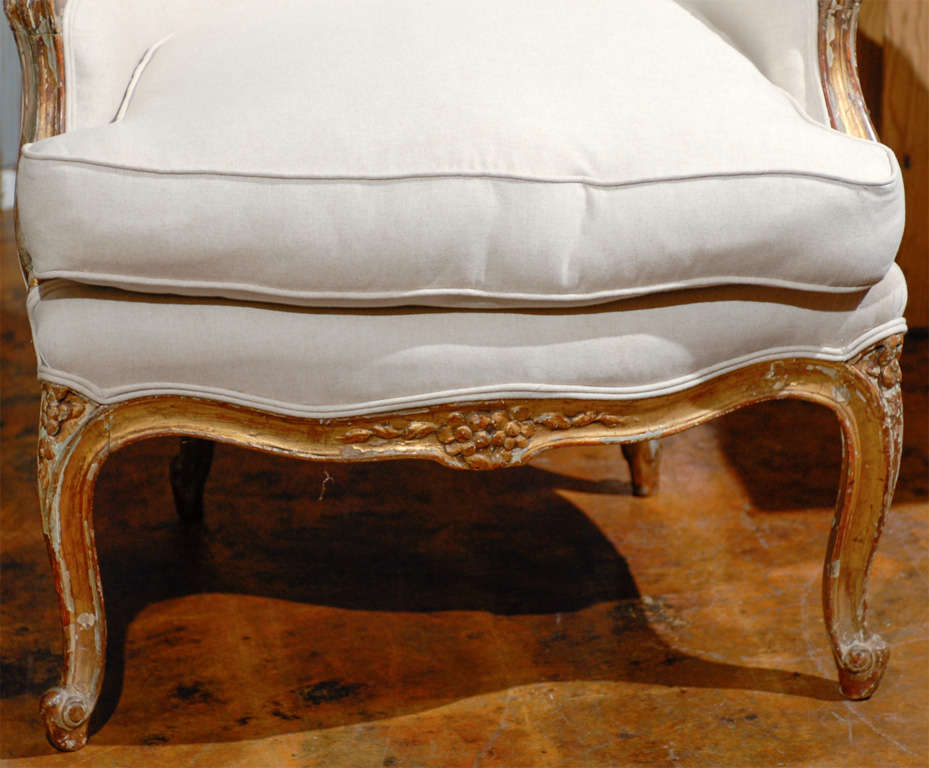French Giltwood Bergere In Excellent Condition In Atlanta, GA