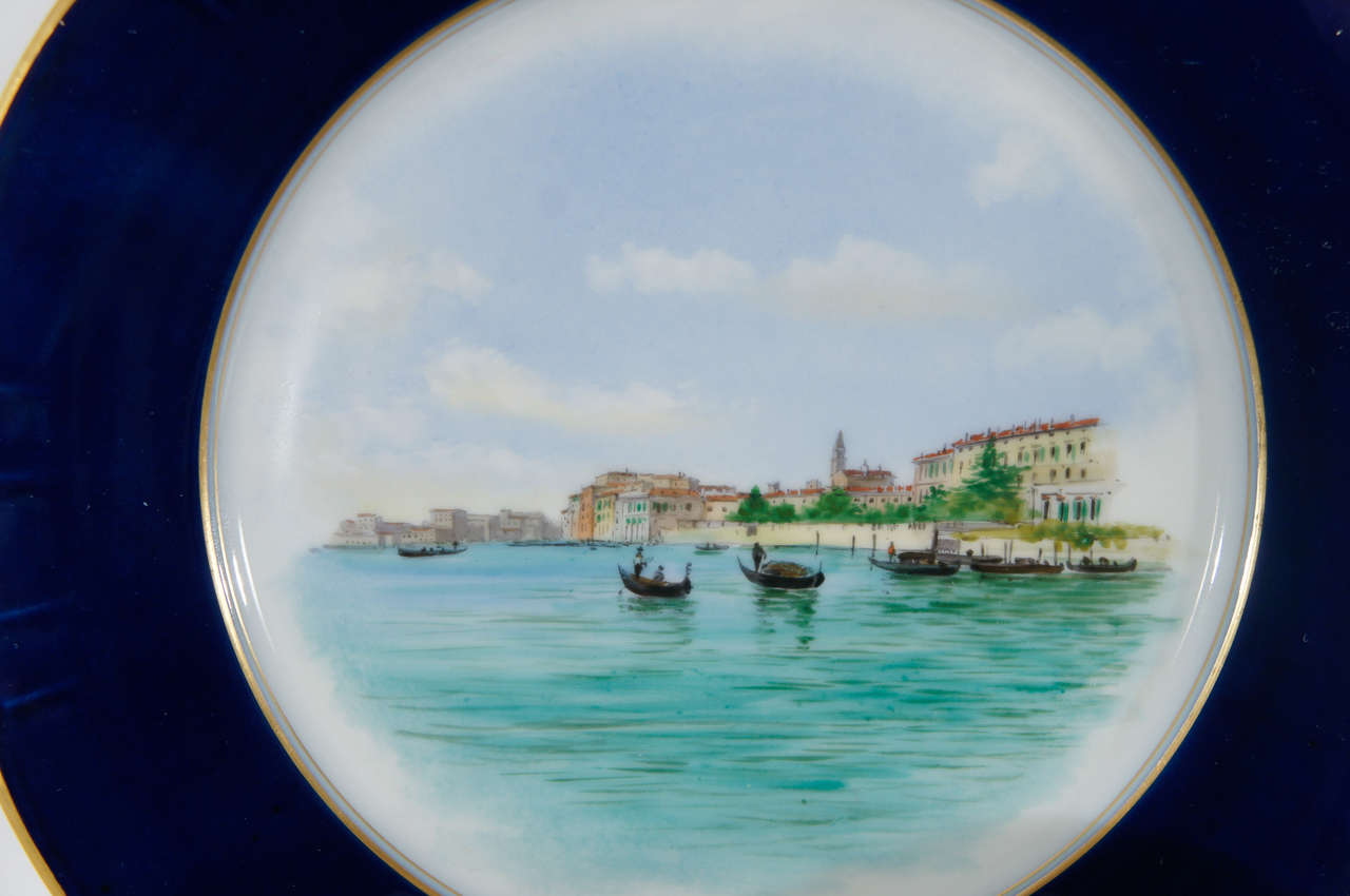 italien Superbe ensemble de douze assiettes à dessert Salviati peintes à la main - Sèvres de Venise en vente