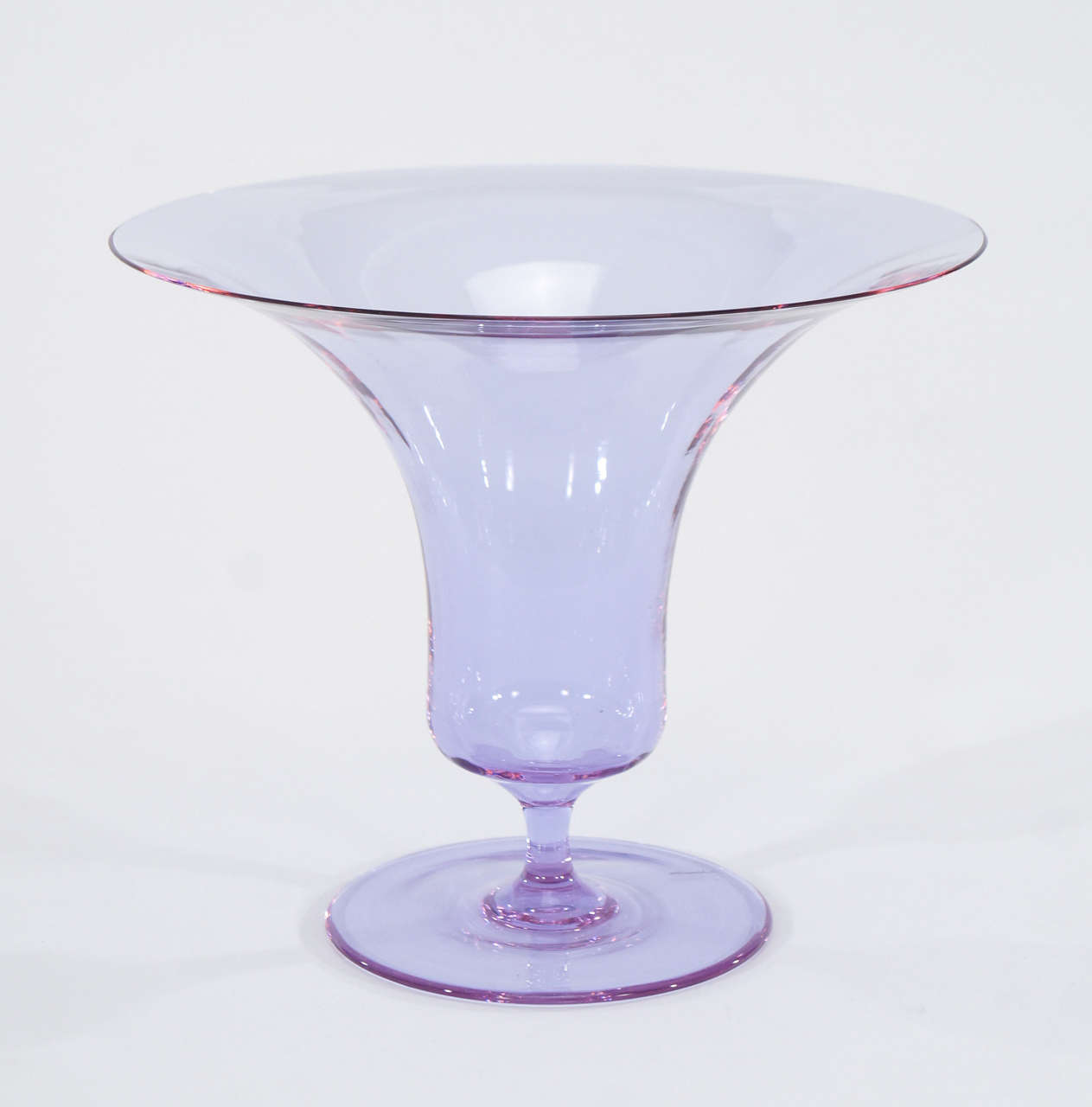 Art déco Paire de vases ou centres de table « Alexandrite » signés Moser en vente