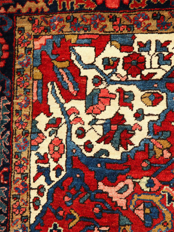 Antique 1920s Persian Heriz Rug, Red & Indigo, 5' x 6' In Excellent Condition For Sale In New York, NY