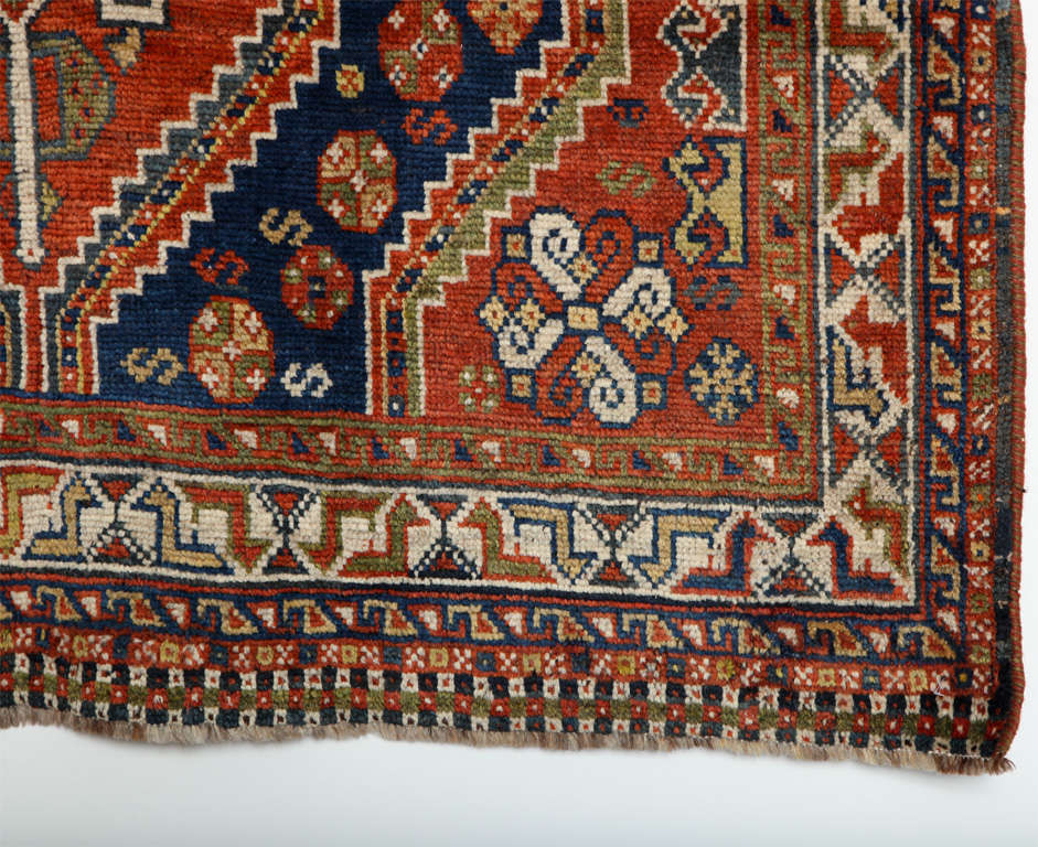 Persian Qashqai Carpet in Pure Wool and Organic Vegetable Dyes, circa 1900 For Sale at 1stDibs