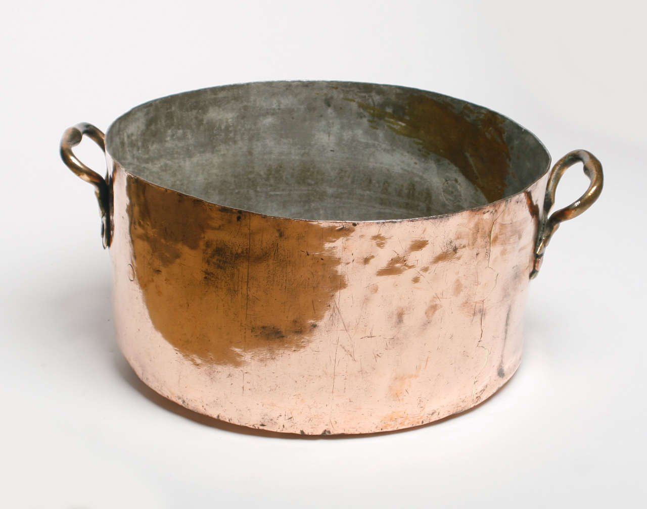 Large French Copper Cauldron In Excellent Condition In Nashville, TN