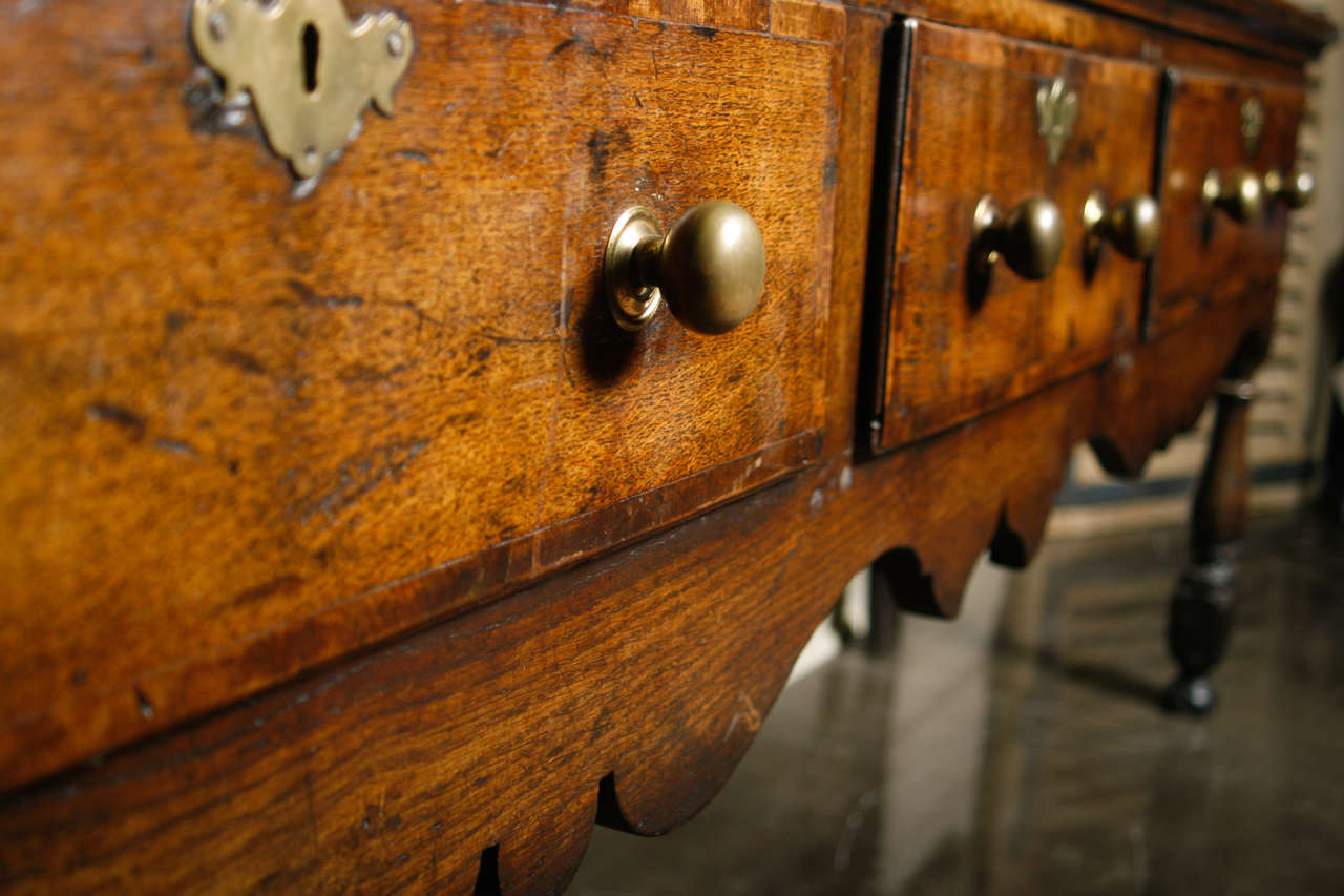 Georgian Oak Dresser late 17th Century In Excellent Condition In Nashville, TN