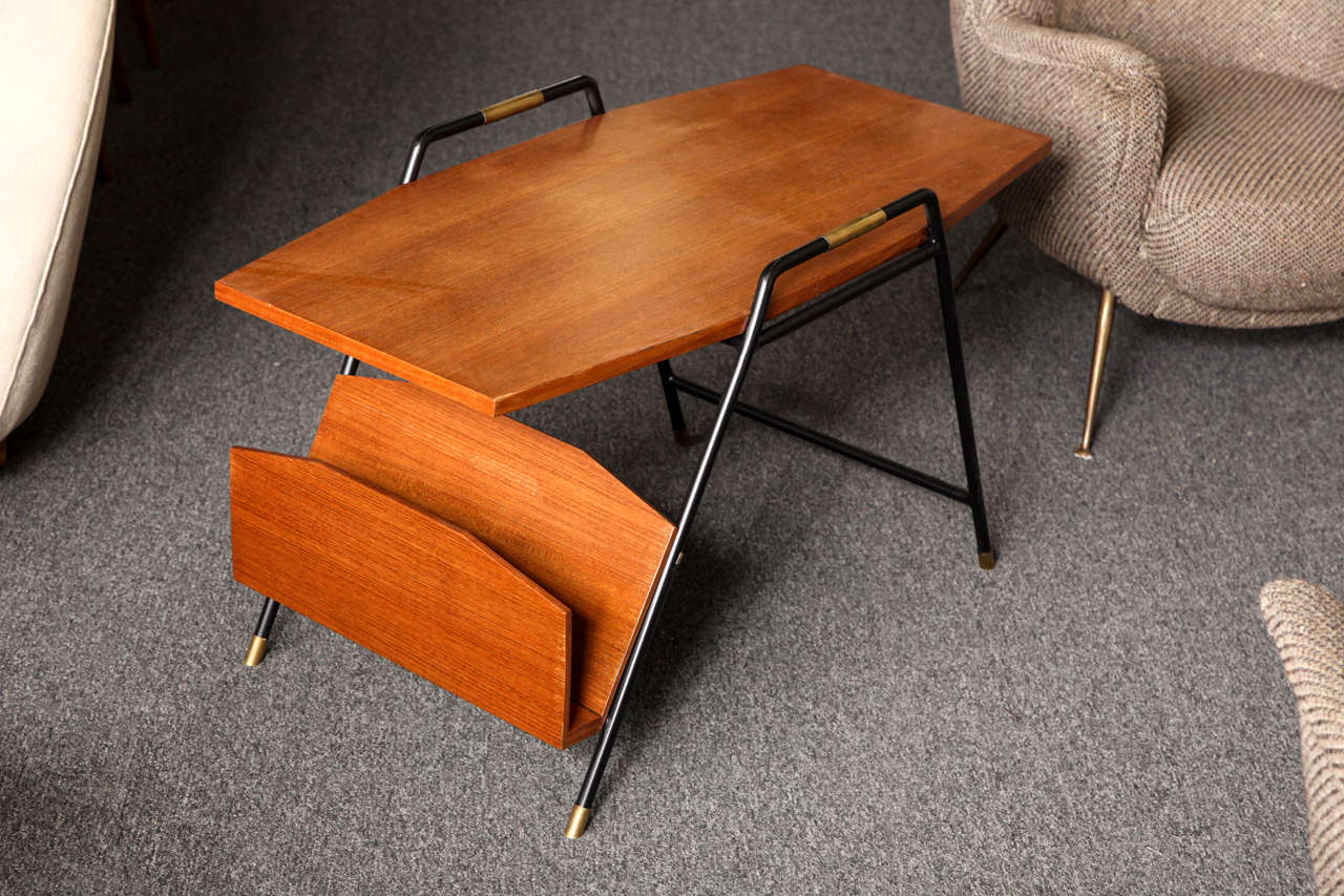Modernist Cocktail Table Made in Milan, 1955 For Sale 1