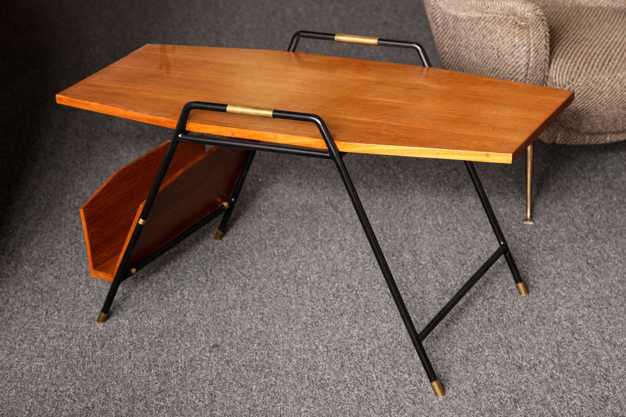 Modernist Cocktail Table Made in Milan, 1955 For Sale 2