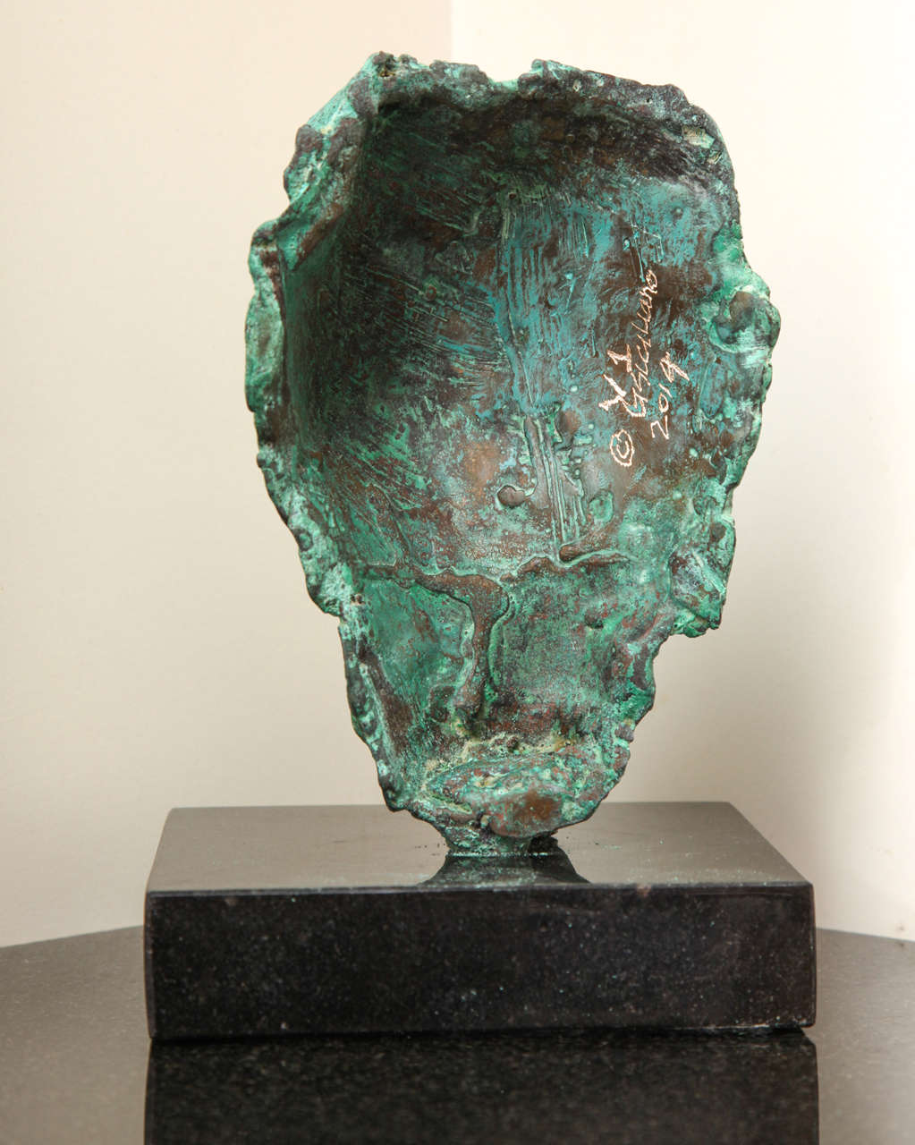 Framento Testa Verde Sculpture by Gerald Siciliano In Excellent Condition For Sale In New York, NY