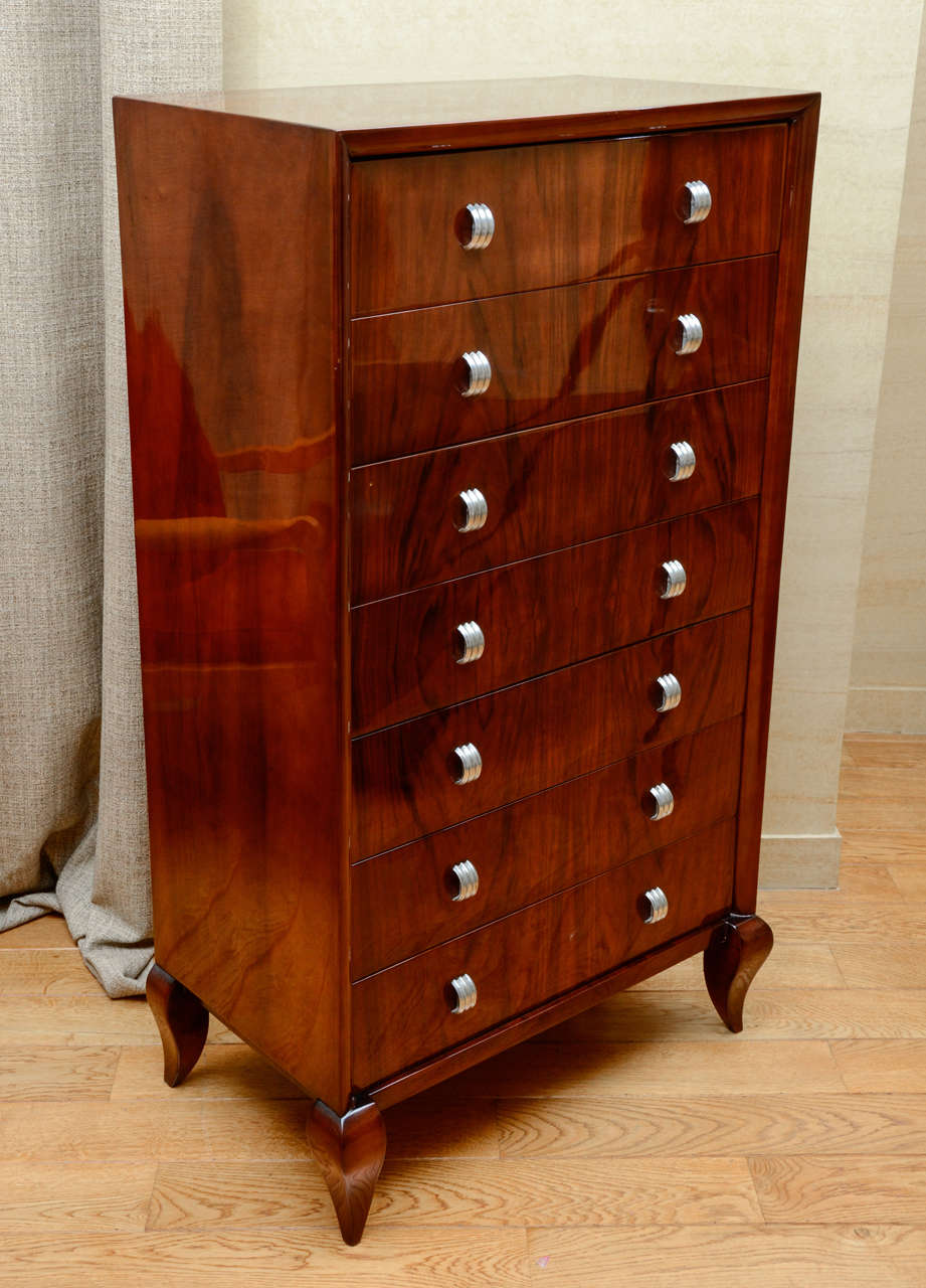 Mid-20th Century 1940s Chest of Drawers in Walnut For Sale