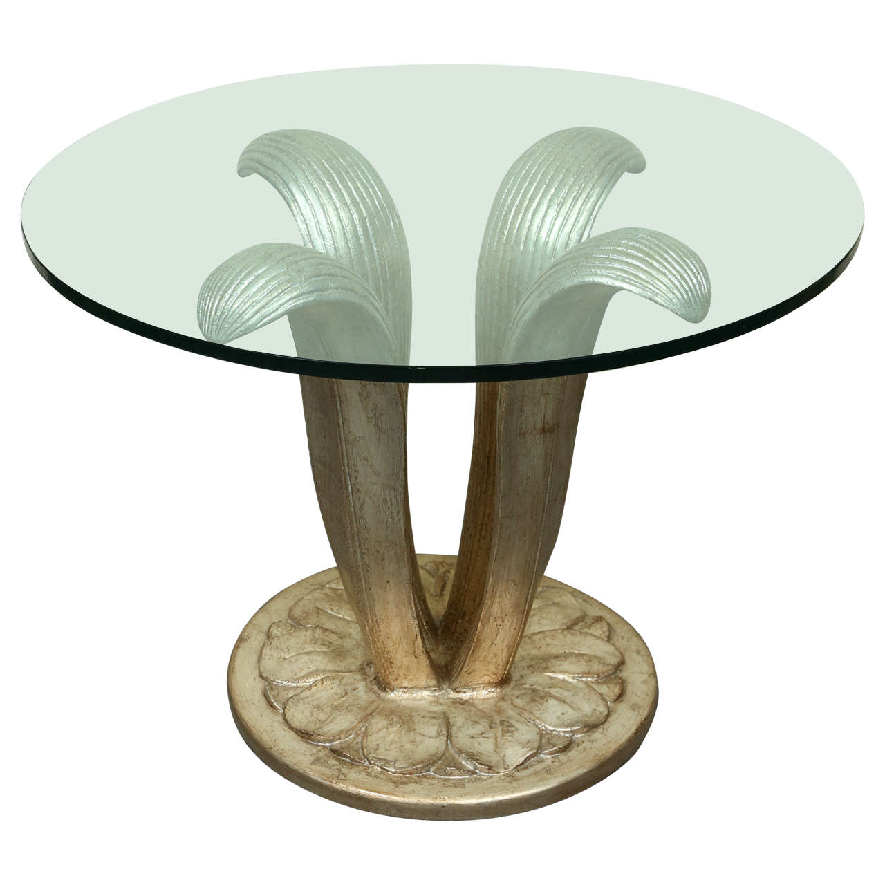 Magnifique table centrale avec base en forme de feuille sculptée et plateau en verre en vente