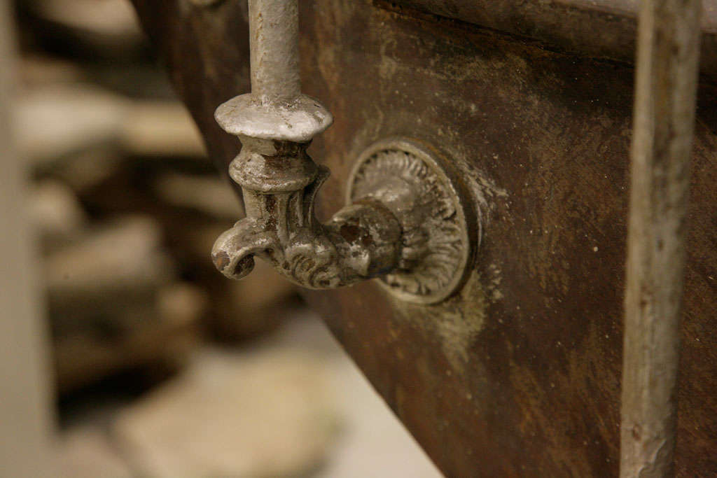 An antique walnut spiral staircase In Good Condition In Baambrugge, NL