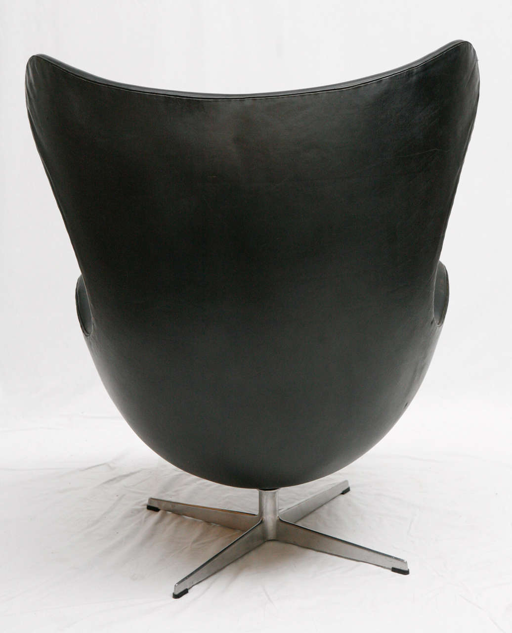 Mid-Century Modern Vintage Black Leather Arne Jacobsen Egg Chair