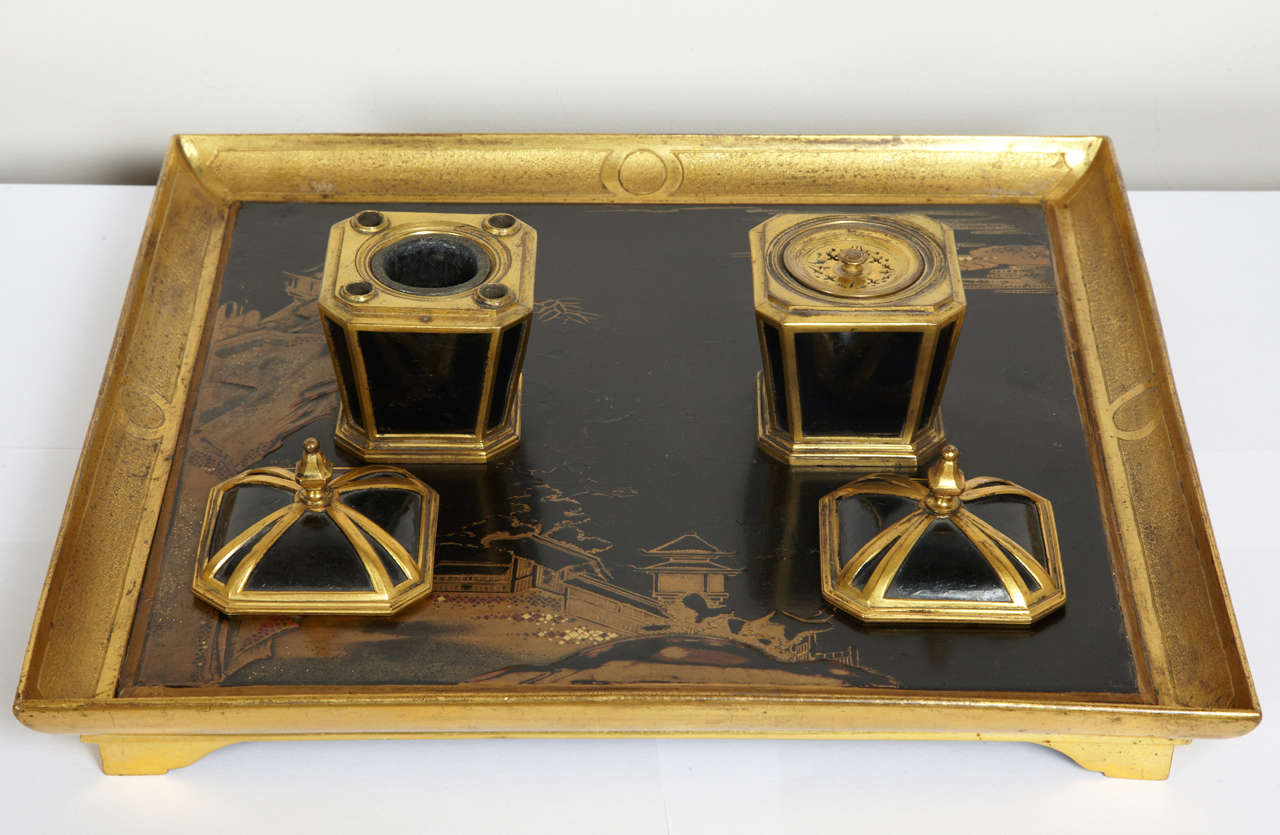 A Japanese Lacquer And Gilted Bronze Inkwell In Good Condition In Paris, Ile-de-France