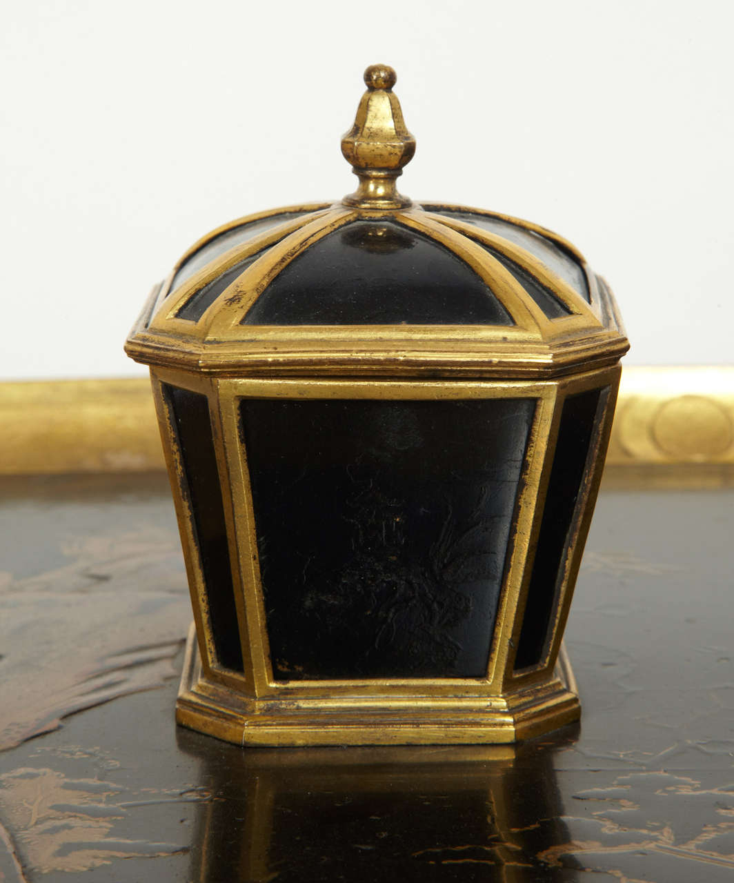 A Japanese Lacquer And Gilted Bronze Inkwell 1