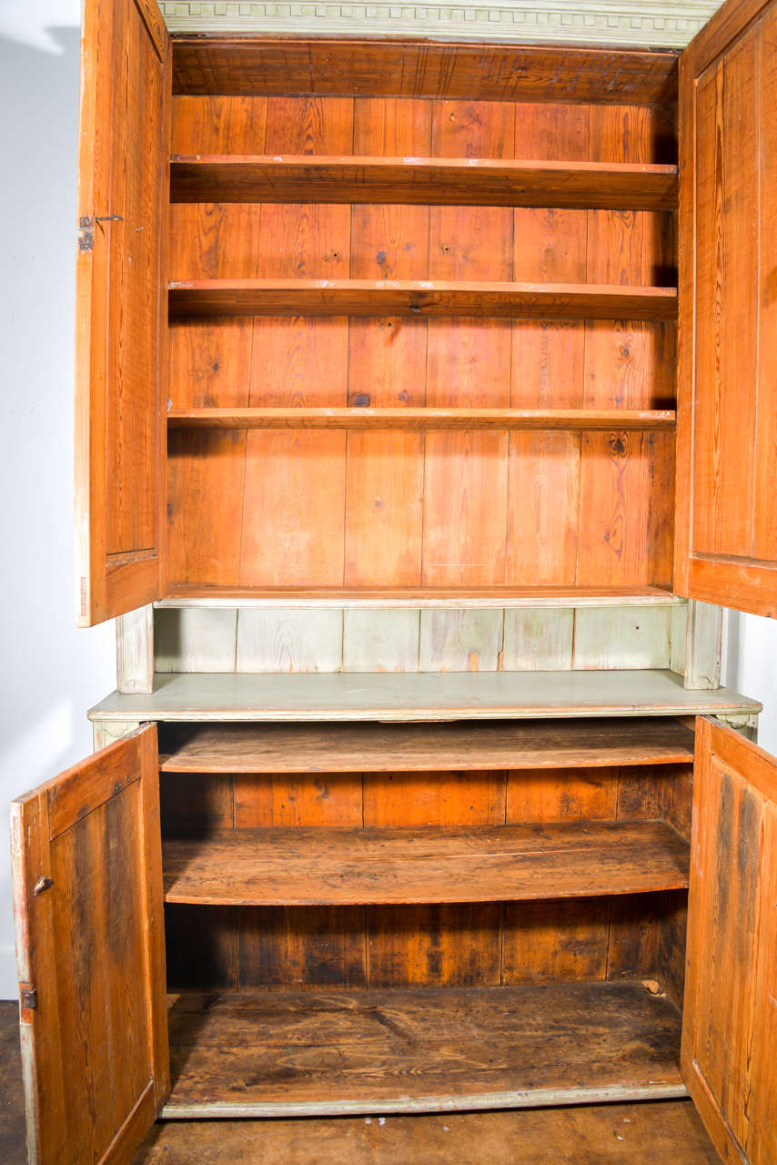 18th Century Swedish Cabinet or Cupboard In Excellent Condition For Sale In Houston, TX