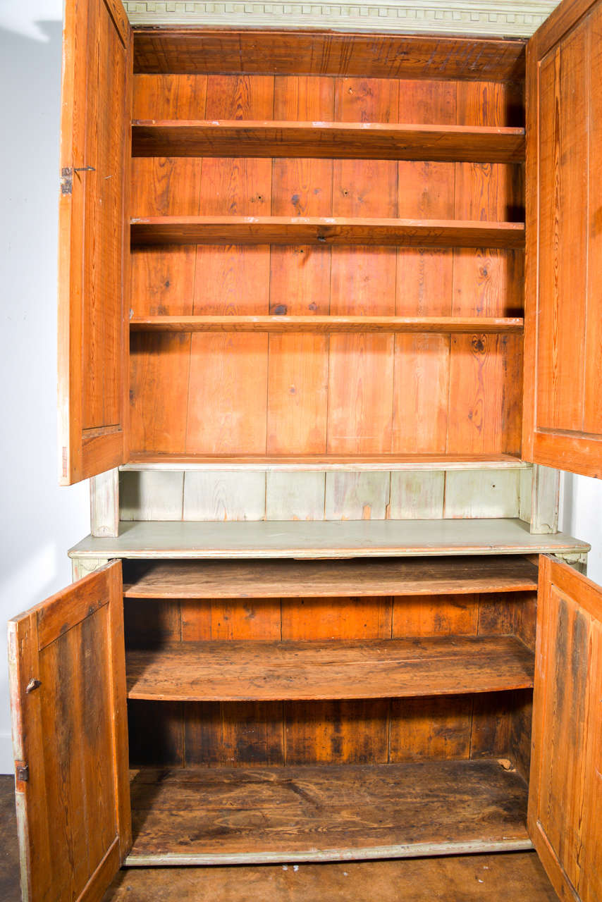 Svedese Armadio o credenza svedese del XVIII secolo in vendita