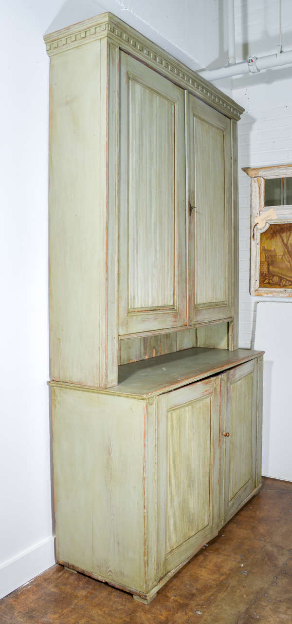 Armadio o credenza svedese del XVIII secolo in vendita 2