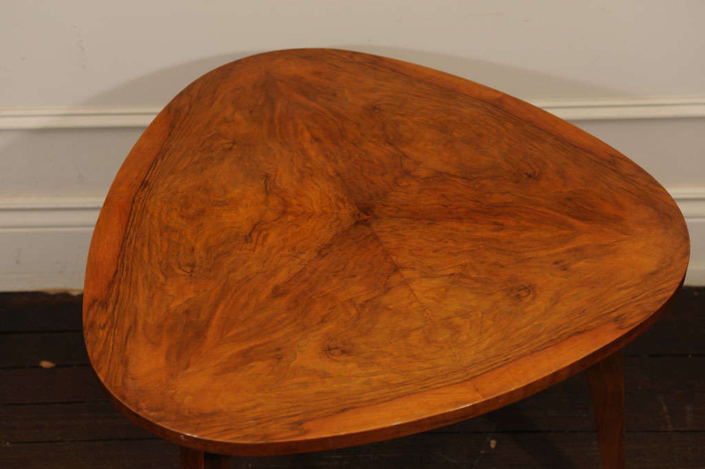 Three Legged Occasional Table In Excellent Condition In Toronto, ON