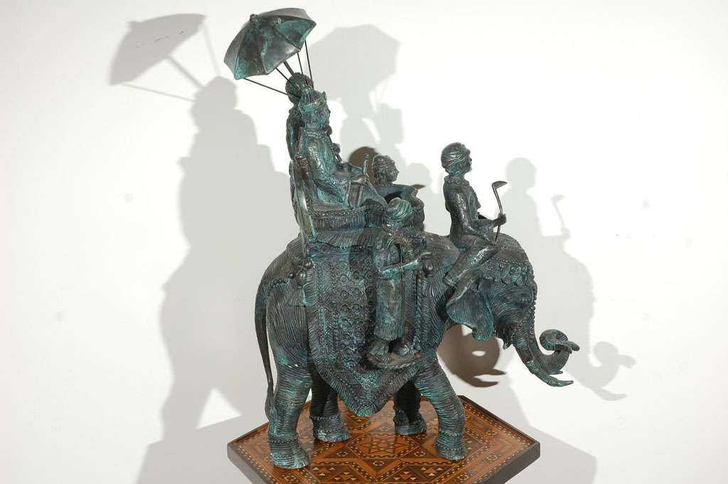 Elephant ride sculpture, patinated bronze of an Indian Maharajah and his servants, very fine work, elegant.
Great gift for him.