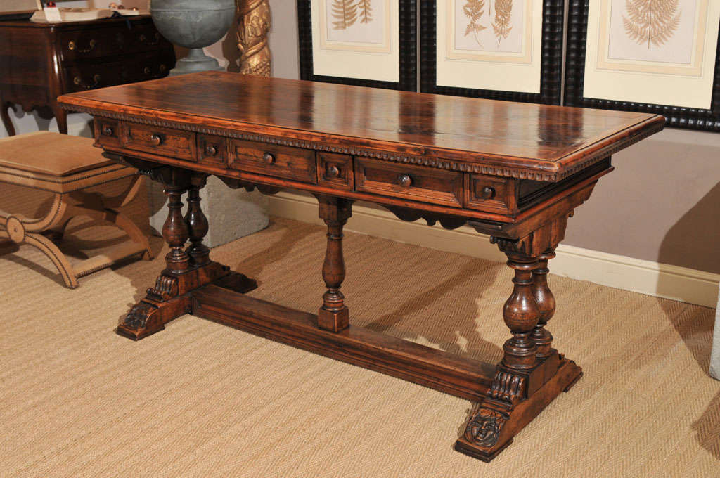 16th century Italian Walnut Desk In Excellent Condition In Larkspur, CA