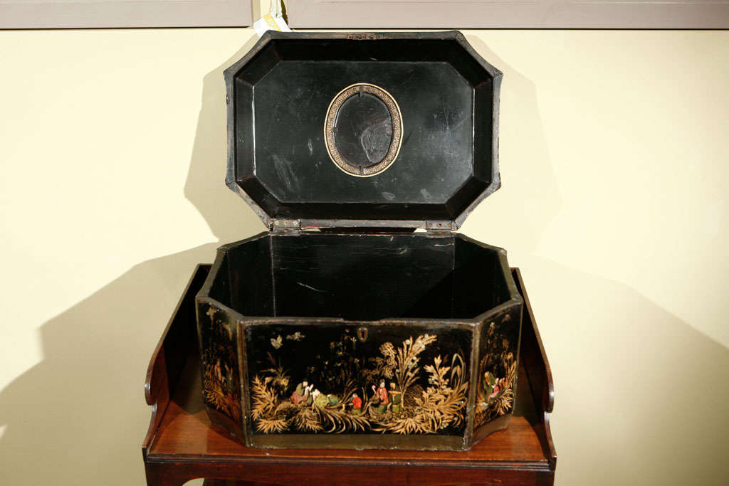 A  Chinese Export Lacquer Box, c. 1820 4