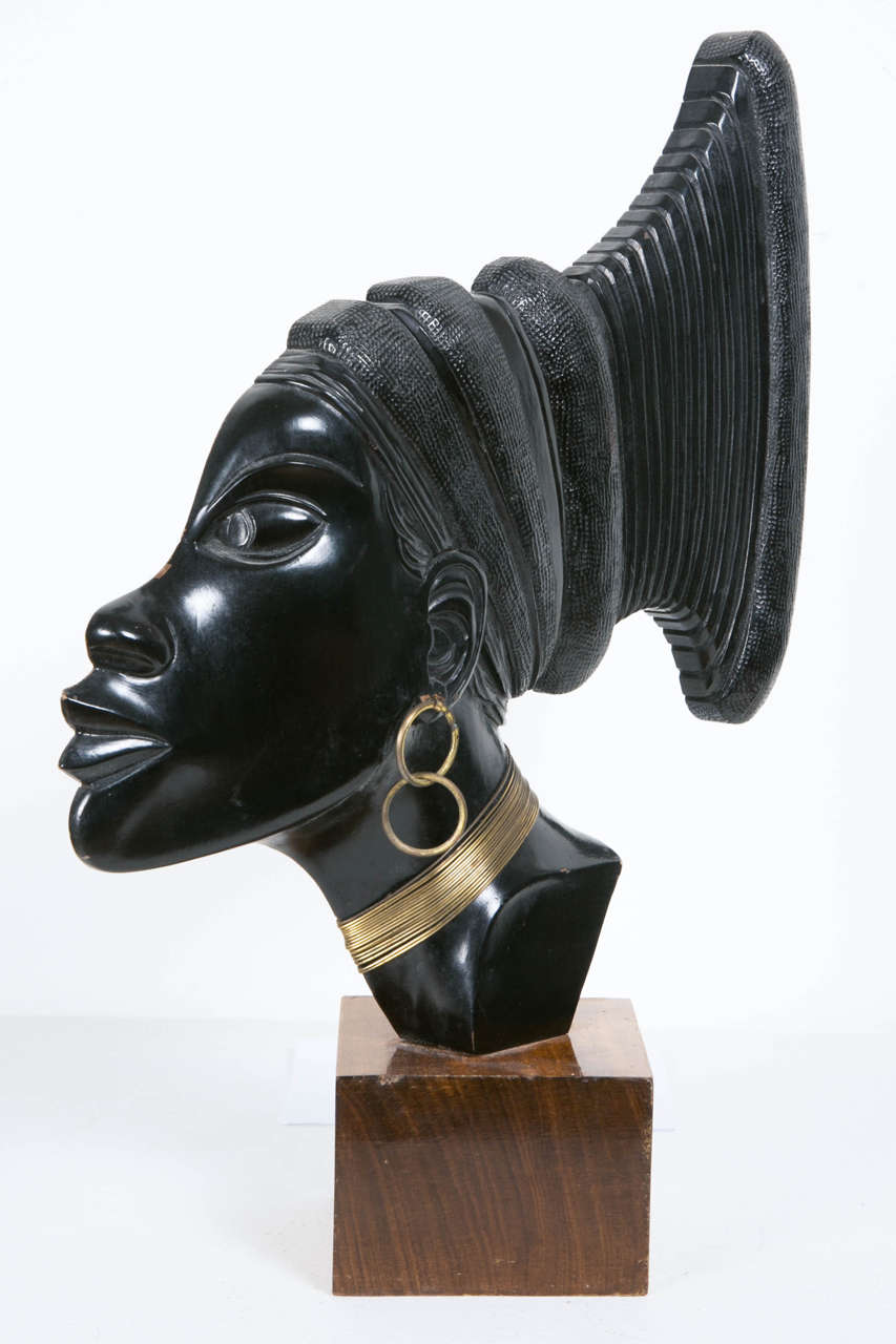 african women sculptures