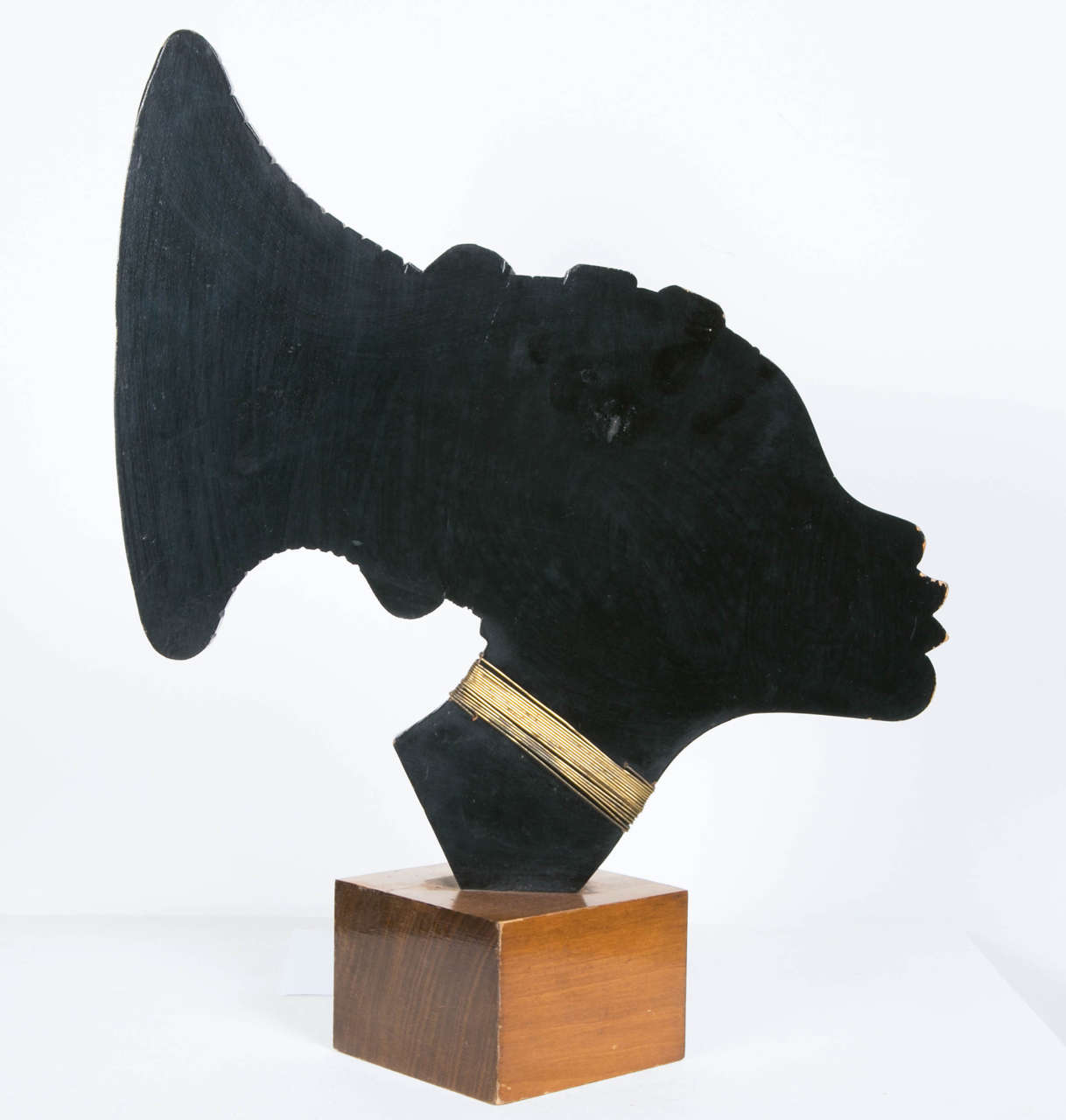 Art Deco Profile of an African Woman, circa 1930 In Good Condition In Paris, FR