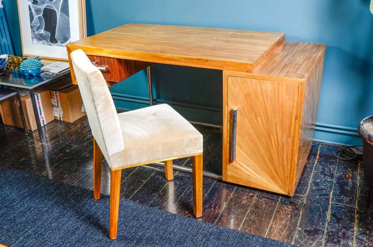 Extraordinary and unique modernist desk and chair in straw marquetry and chrome metal on all sides attributed to Blanche Klotz, circa 1925.

Drawer and compartment with three shelves also in straw marquetry. 
Chair in straw marquetry covered with