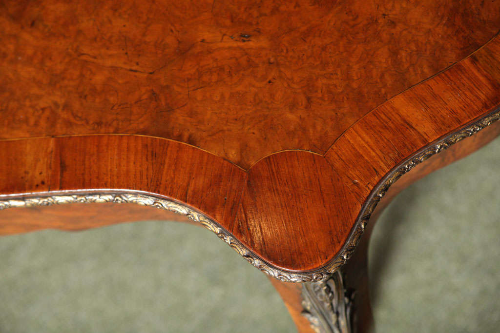 A Fine English Burr Walnut Centre Table, circa 1860. For Sale 5