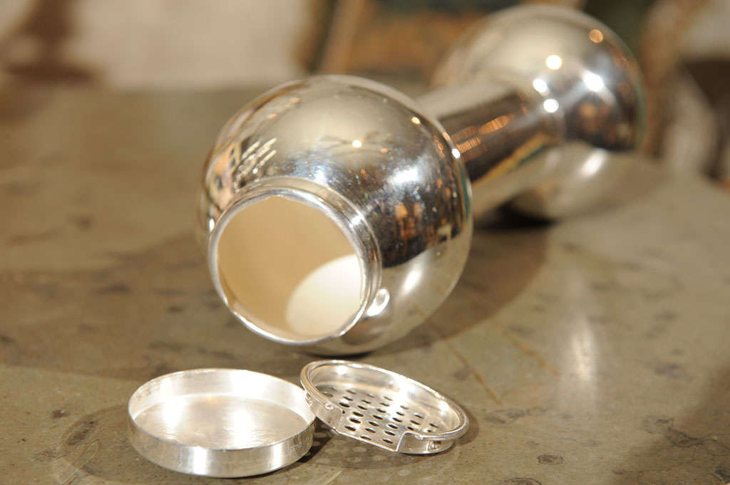Metal Ultimate Art Deco Silver-plated Cocktail Shaker For Sale
