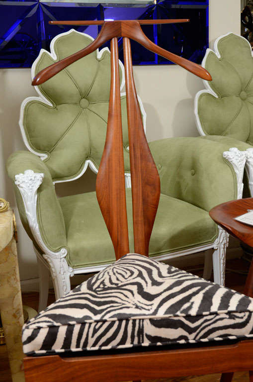 American Unusual stylized mahogany finish butler chair