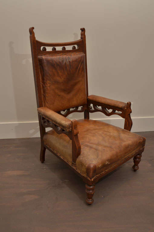 Pair of 19th Century English Gothic-Style Brown Leather and Oak Armchairs For Sale 2