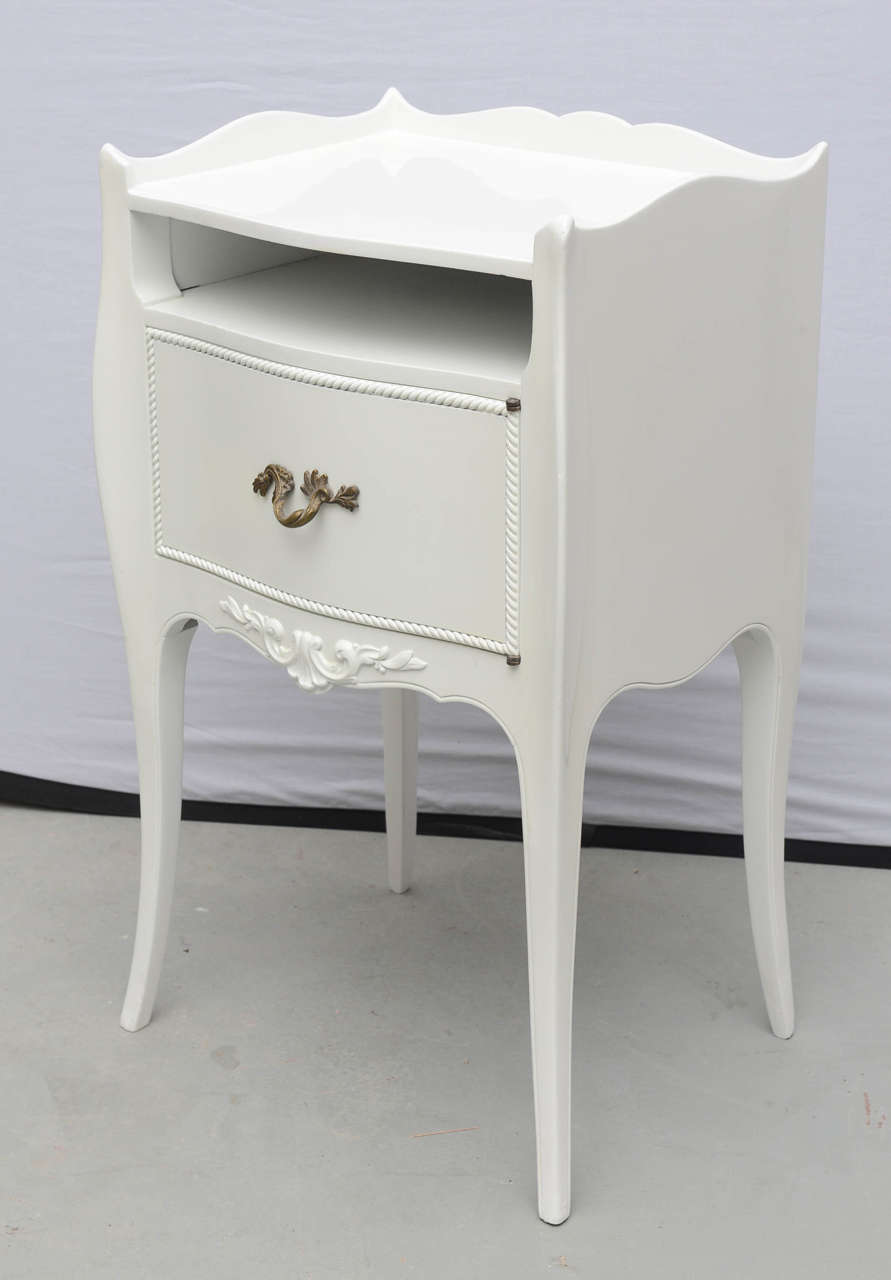 American John Widdicomb White Lacquer Nightstands, USA, 1960s