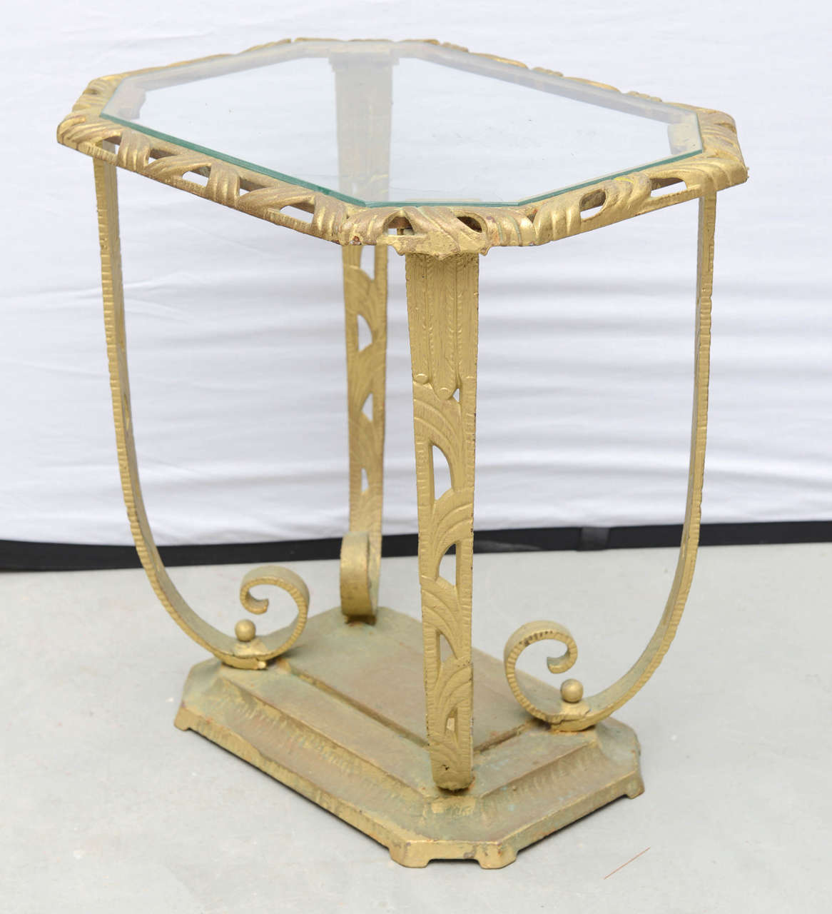 American Gold and Glass Hollywood Regency Side Table, 1930 USA